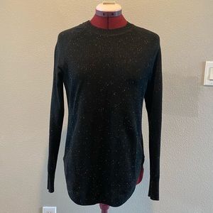 Black speckled sweater - L